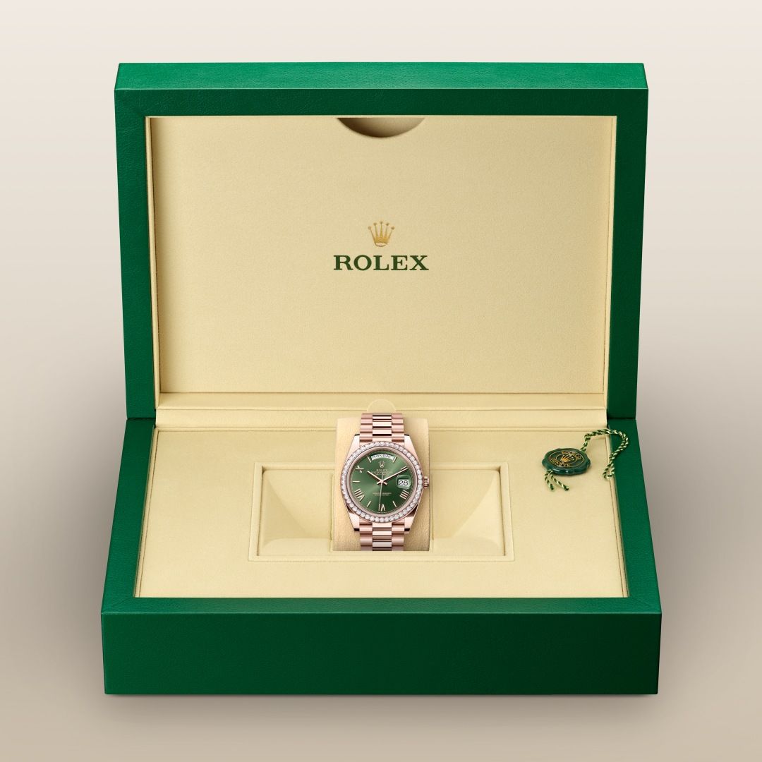 Rolex Day-Date Oyster, 40 mm, Everose gold and diamonds